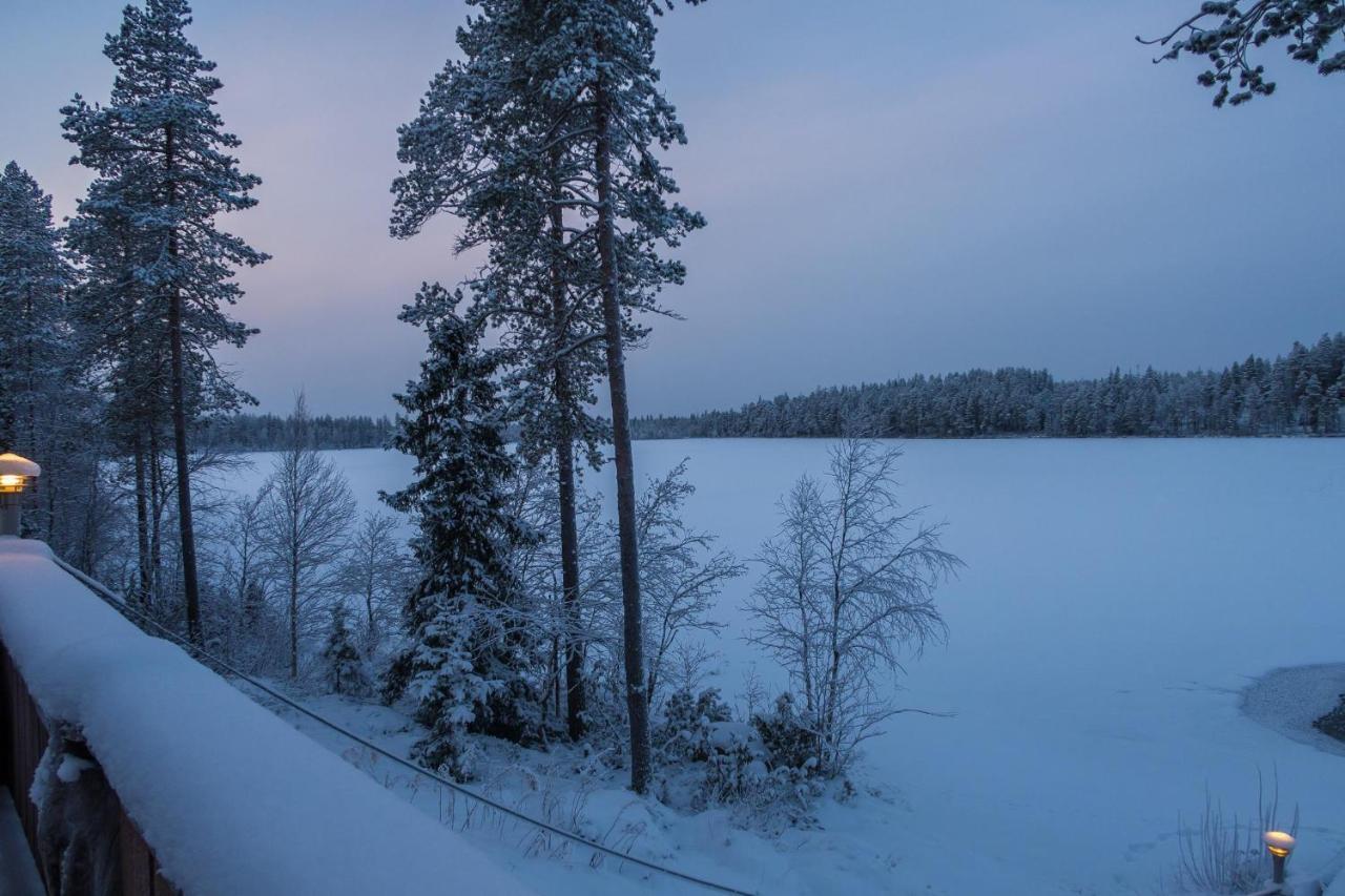 Villa Spectacular Rural Log House With 2 Saunas Next To A Beautiful Lake à Kuusamo Extérieur photo